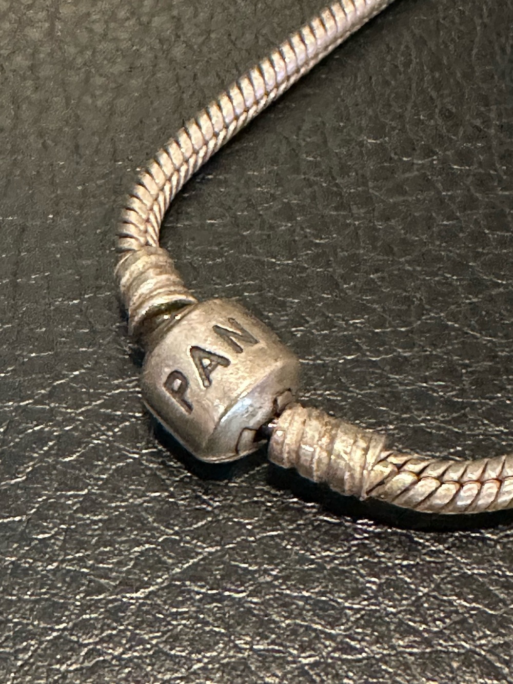 Pandora silver charm bracelet with one charm - Picture 8 of 11